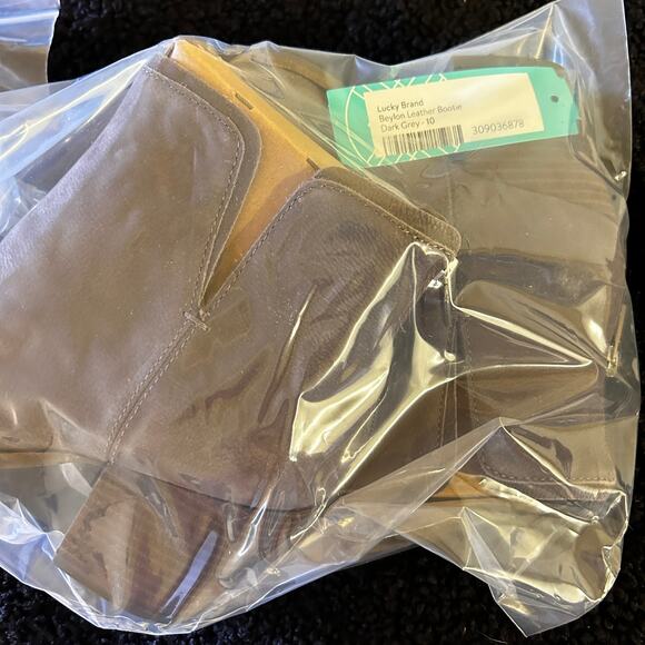 Lucky Brand Beylon Boot 10 Gray NWOT Nubuck Suede Zip Ankle Booties Western - Picture 7 of 7